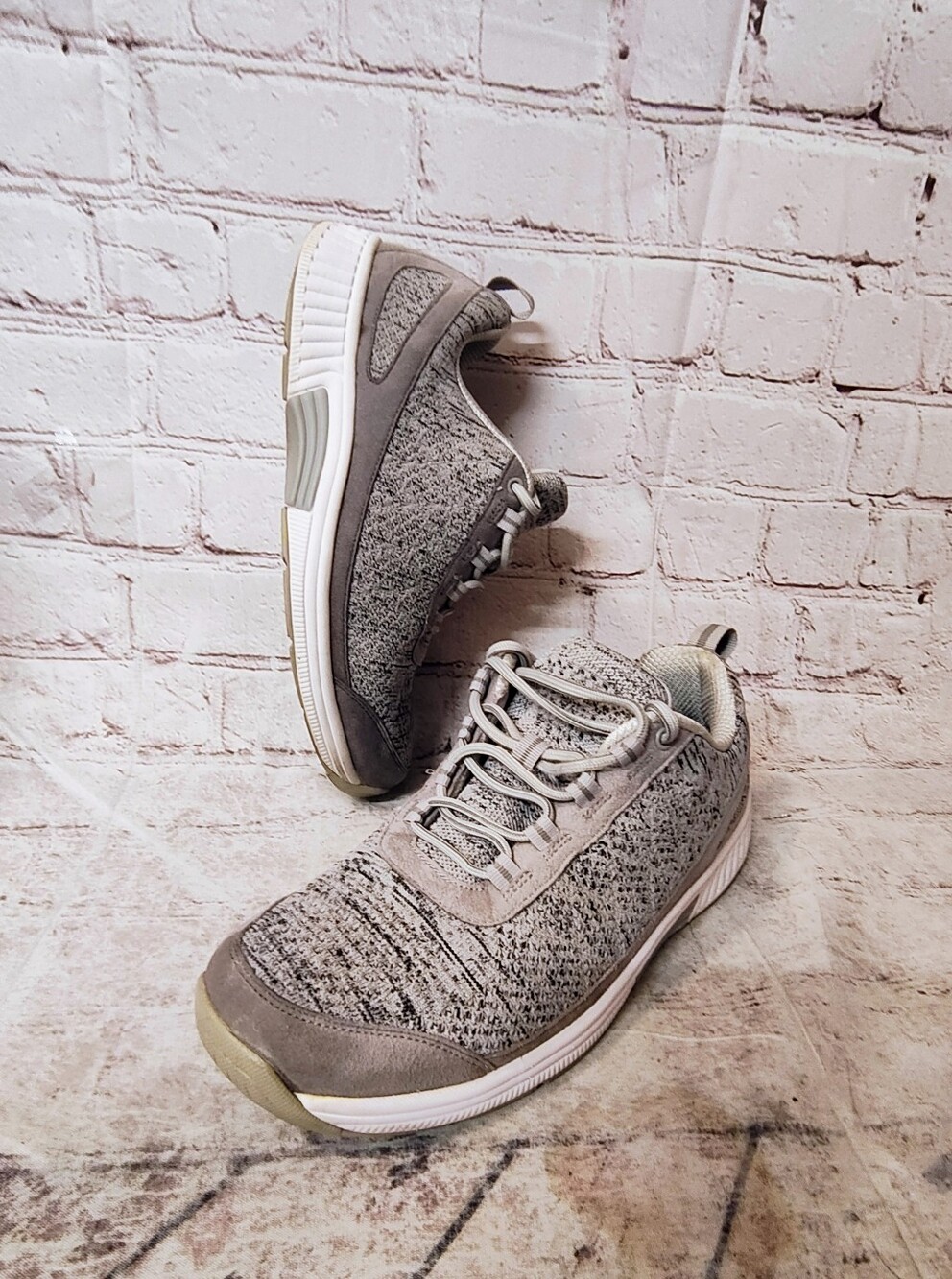 Orthofeet Stretch Knit Grey Men's 8.5 Wide Walking Shoes Comfort Hands Free